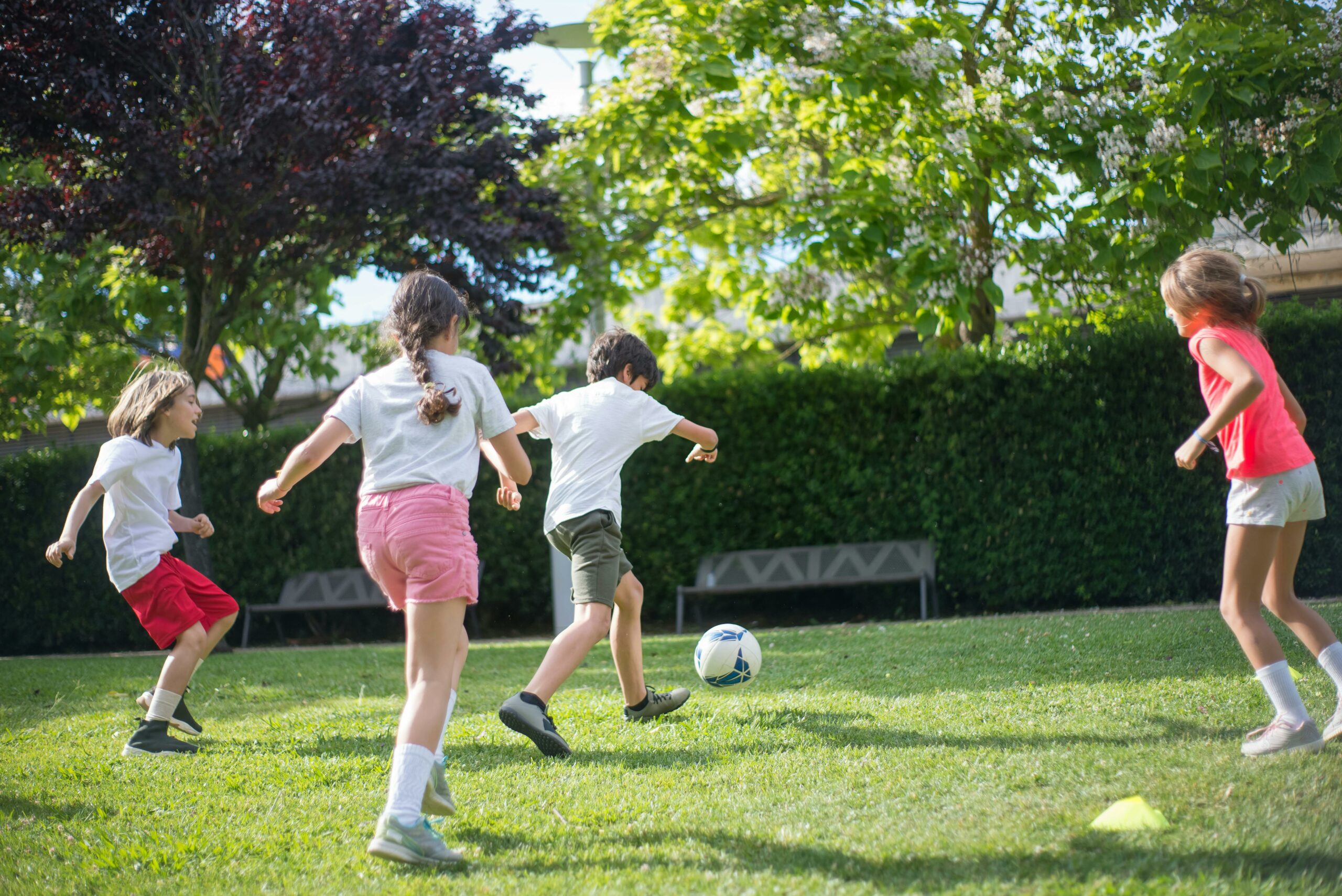 Jeux al aire libre: Ideas de actividades para entretener a tus hijos este verano.